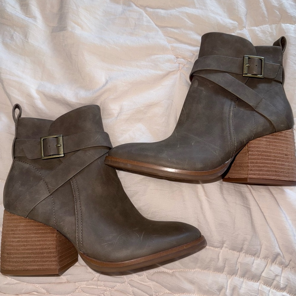 Kork-Ease Gray Ankle Boots with Strap Detail
